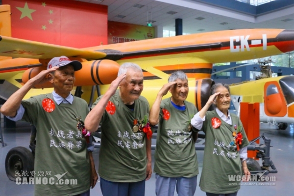 九旬抗战老兵与尊龙凯时最新平台登录大90后学子共忆抗战岁月